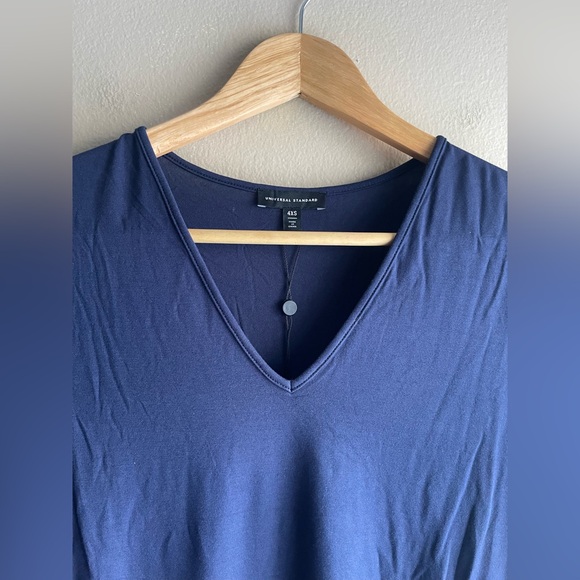 New Universal Standard Women V Neck Tee Shirt Blue Size 4XS - Picture 2 of 9